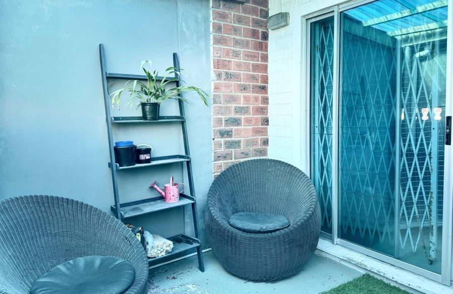  Bedroom Property for Sale in Lentegeur Western Cape